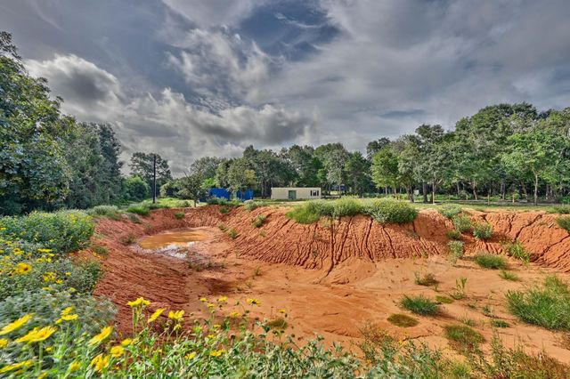 519 Sunflower Lane, New Ulm, TX 78950