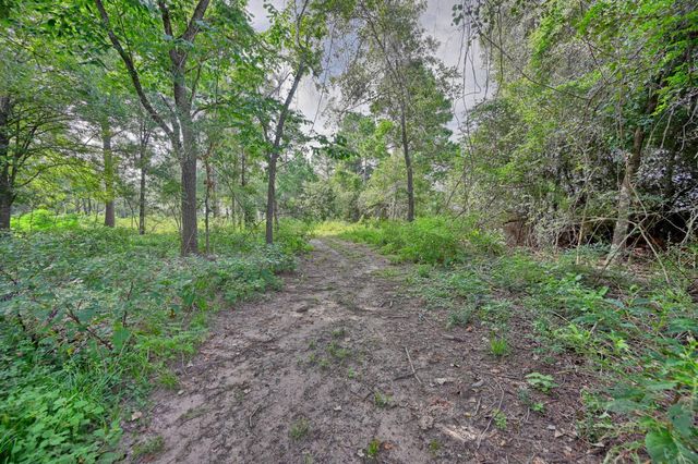 519 Sunflower Lane, New Ulm, TX 78950