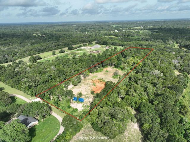 519 Sunflower Lane, New Ulm, TX 78950