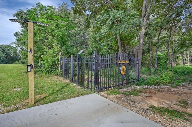 519 Sunflower Lane, New Ulm, TX 78950