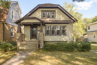 2262 N 71st STREET, Wauwatosa, WI 53213