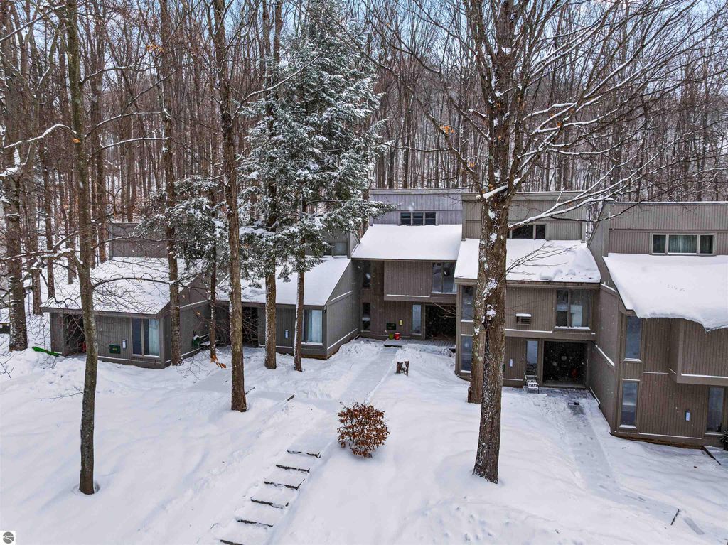 Image 3 of property listing at 2500 Josef Strasse # 410-411, Bellaire, MI 49615