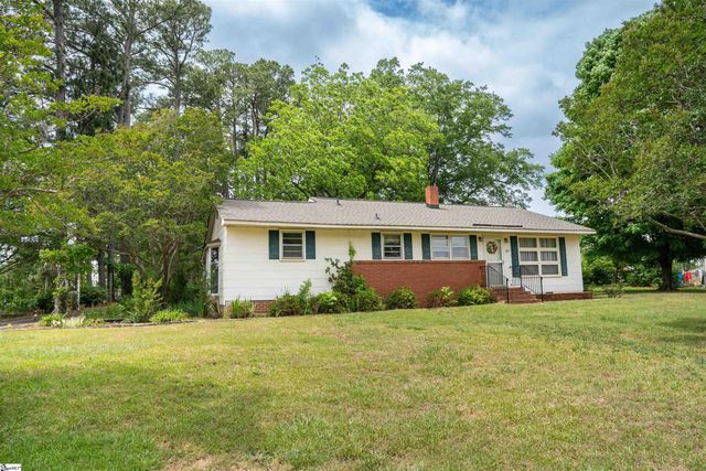 607 Vanney Circle, Boiling Springs, SC 29316