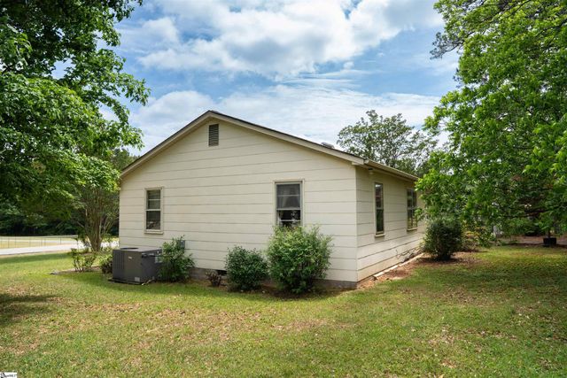 607 Vanney Circle, Boiling Springs, SC 29316