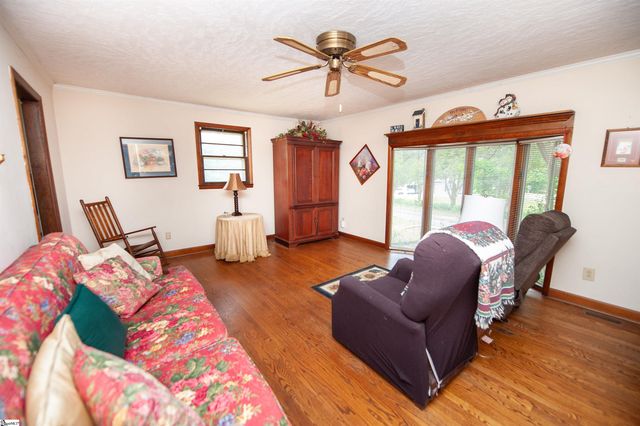 607 Vanney Circle, Boiling Springs, SC 29316