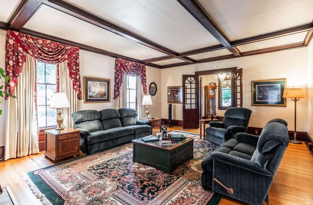 1216 SE Riverside Drive, Evansville, IN 47713