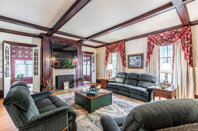 1216 SE Riverside Drive, Evansville, IN 47713