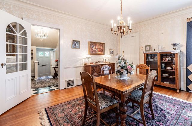 1216 SE Riverside Drive, Evansville, IN 47713
