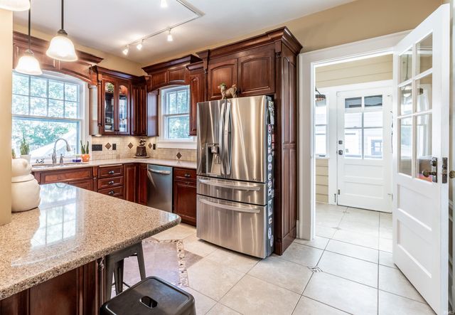 1216 SE Riverside Drive, Evansville, IN 47713