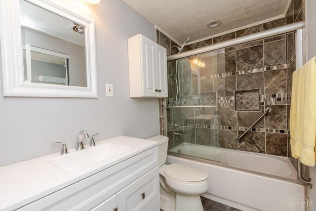 1014 Blossom Heath Road, Lebanon, OH 45036