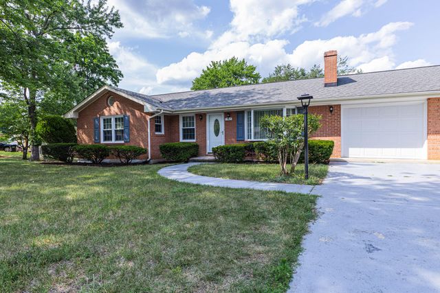 5563 Green Meadow RD, Roanoke, VA 24018