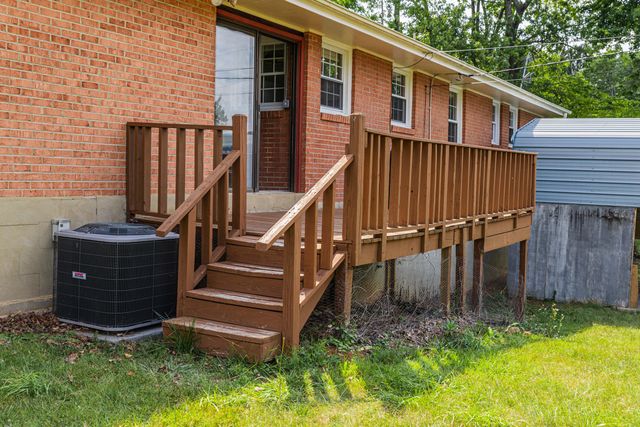 5563 Green Meadow RD, Roanoke, VA 24018