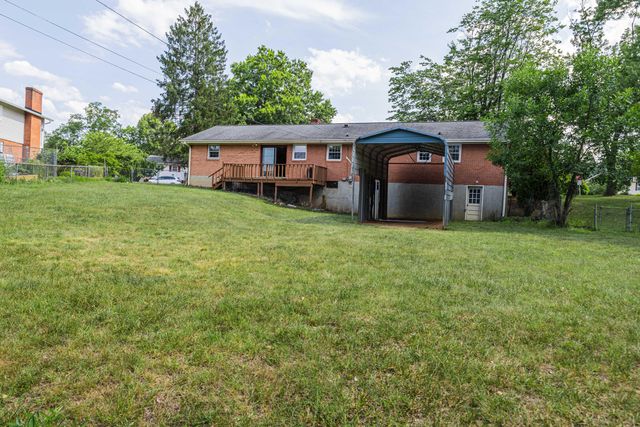 5563 Green Meadow RD, Roanoke, VA 24018