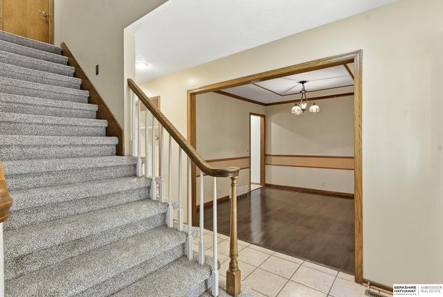 1000 Hickory Hill Road, Papillion, NE 68046