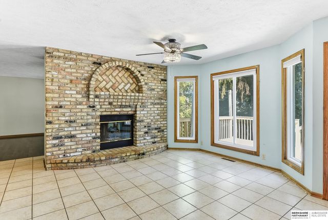 1000 Hickory Hill Road, Papillion, NE 68046