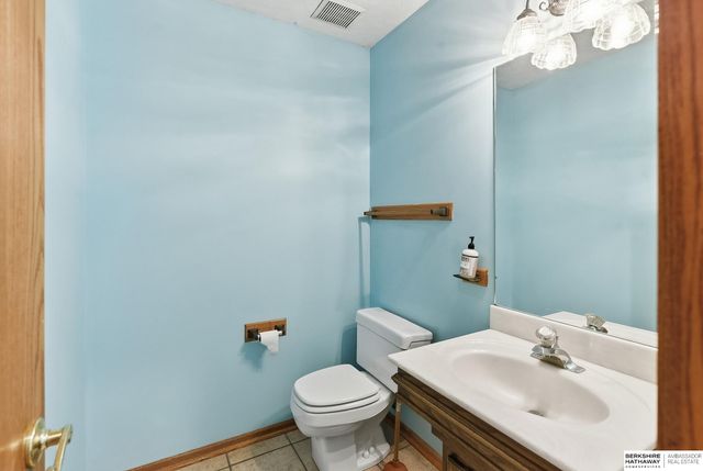 1000 Hickory Hill Road, Papillion, NE 68046