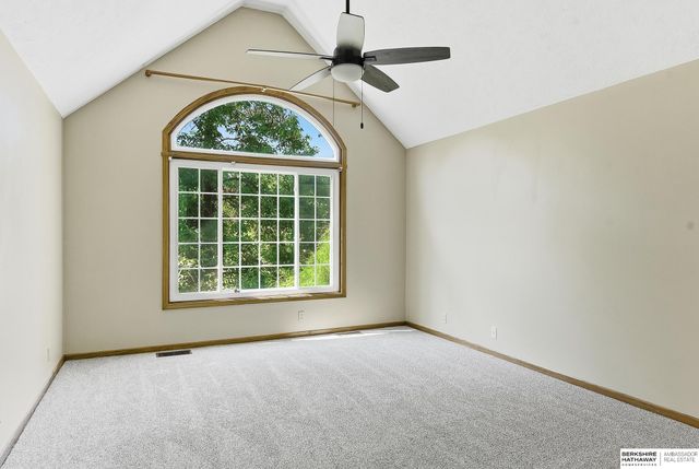 1000 Hickory Hill Road, Papillion, NE 68046
