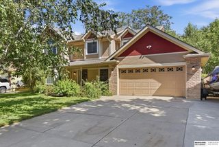 1000 Hickory Hill Road, Papillion, NE 68046