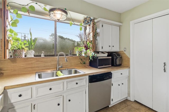 7310 Maple Lane, Baytown, TX 77521