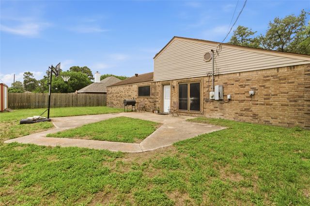 7310 Maple Lane, Baytown, TX 77521