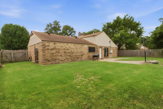 7310 Maple Lane, Baytown, TX 77521