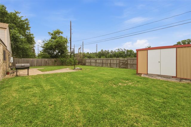 7310 Maple Lane, Baytown, TX 77521