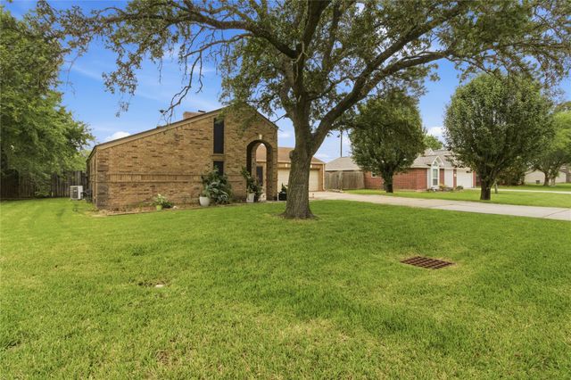 7310 Maple Lane, Baytown, TX 77521