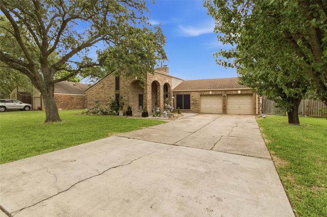 7310 Maple Lane, Baytown, TX 77521