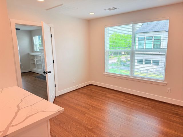 2001 Brun Street 2, Houston, TX 77019