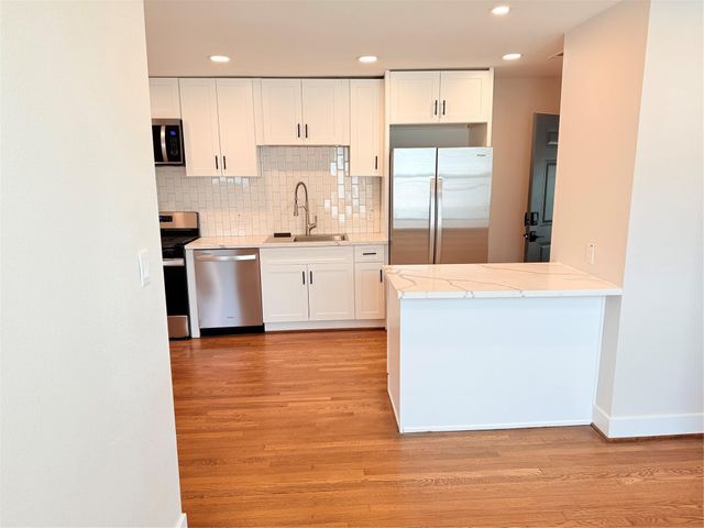 2001 Brun Street 2, Houston, TX 77019