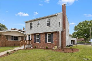 300 Sotier Place, Wood River, IL 62095
