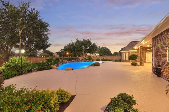 20806 E Cameron Ridge Drive, Cypress, TX 77433