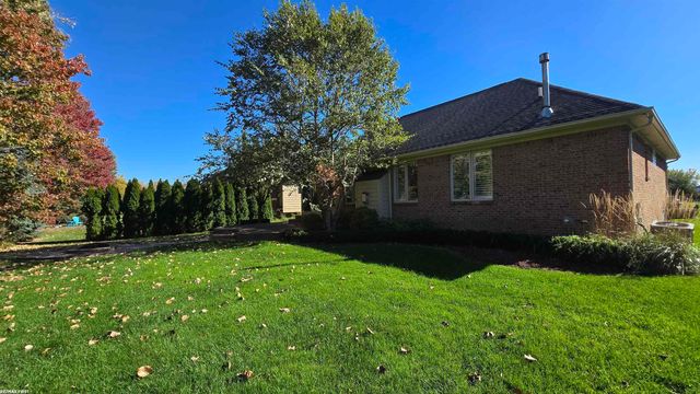 15619 Trafalgar Dr Drive, Macomb, MI 48044