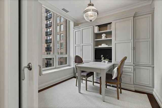 10 E Delaware Place 11A, Chicago, IL 60611