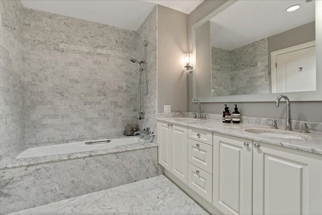10 E Delaware Place 11A, Chicago, IL 60611