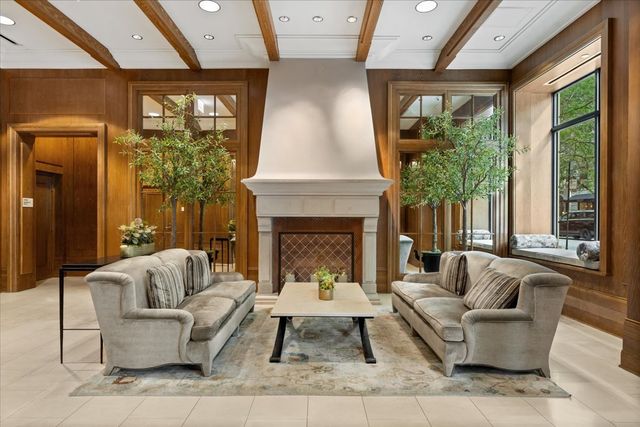10 E Delaware Place 11A, Chicago, IL 60611