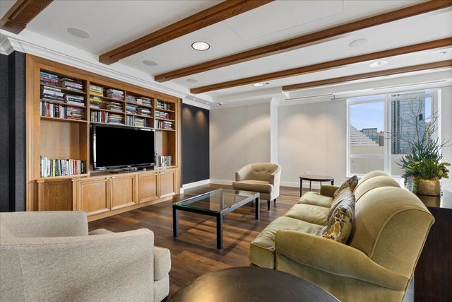 10 E Delaware Place 11A, Chicago, IL 60611