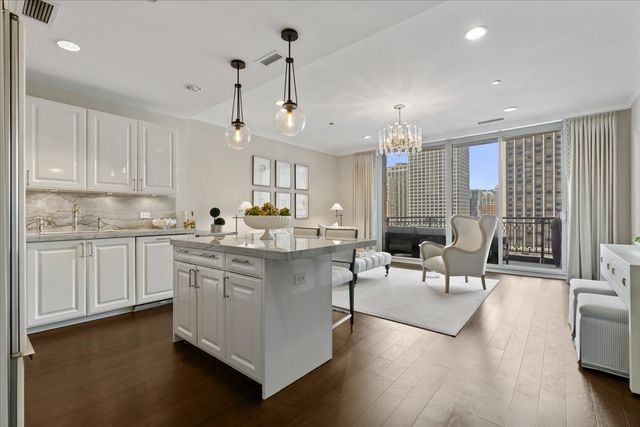 10 E Delaware Place 11A, Chicago, IL 60611