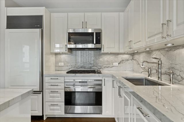 10 E Delaware Place 11A, Chicago, IL 60611