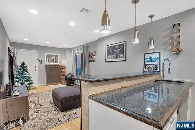 1D 63rd 1D, West New York, NJ 07093