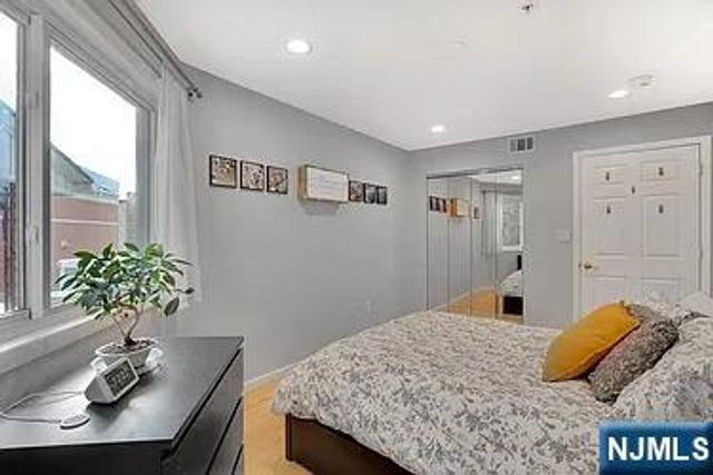 1D 63rd 1D, West New York, NJ 07093
