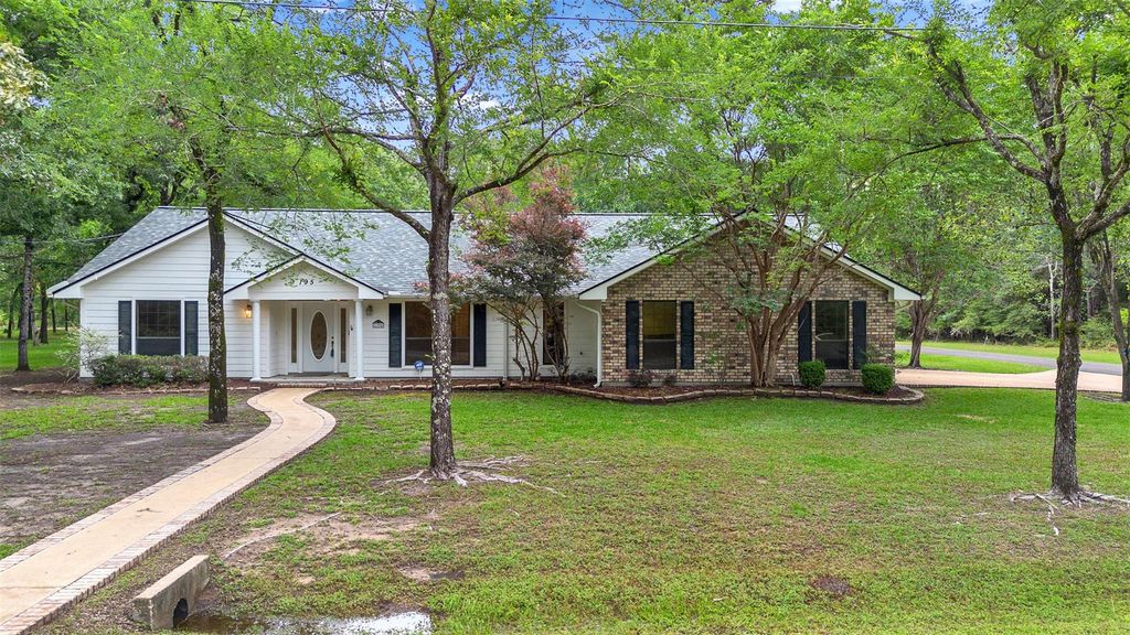 195 Coral Gables, Trinity, TX 75862
