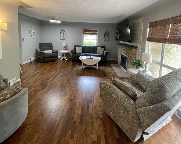 1202 W Oliver Street, Owosso, MI 48867