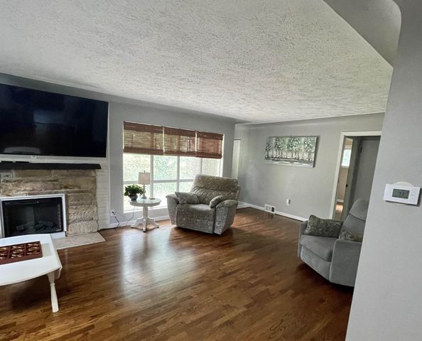 1202 W Oliver Street, Owosso, MI 48867