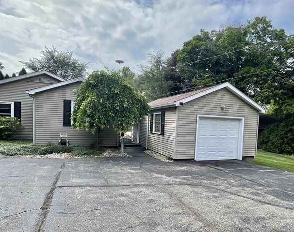 1202 W Oliver Street, Owosso, MI 48867