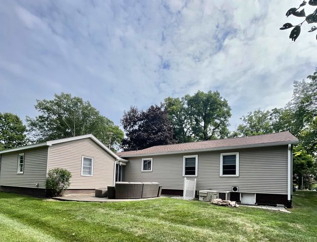 1202 W Oliver Street, Owosso, MI 48867