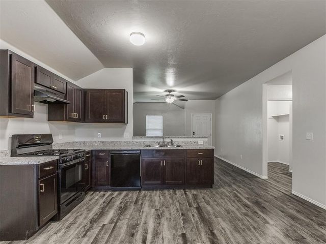 215 Waterside Drive, Newcastle, OK 73065