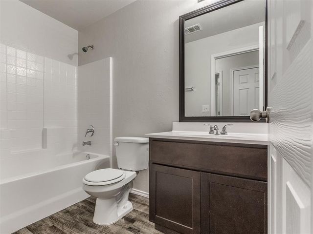 215 Waterside Drive, Newcastle, OK 73065