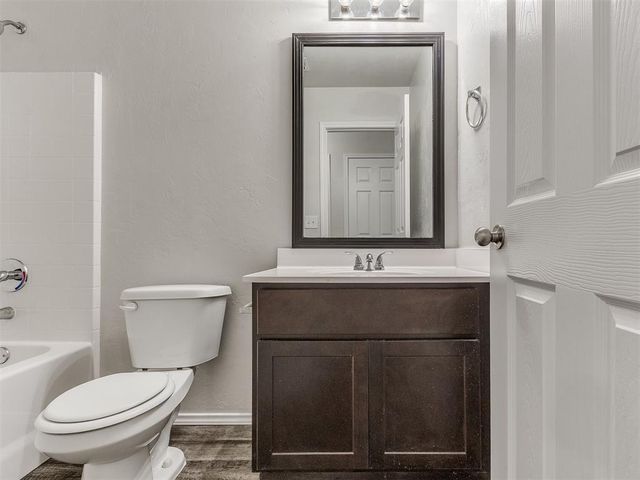 215 Waterside Drive, Newcastle, OK 73065