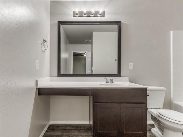 215 Waterside Drive, Newcastle, OK 73065